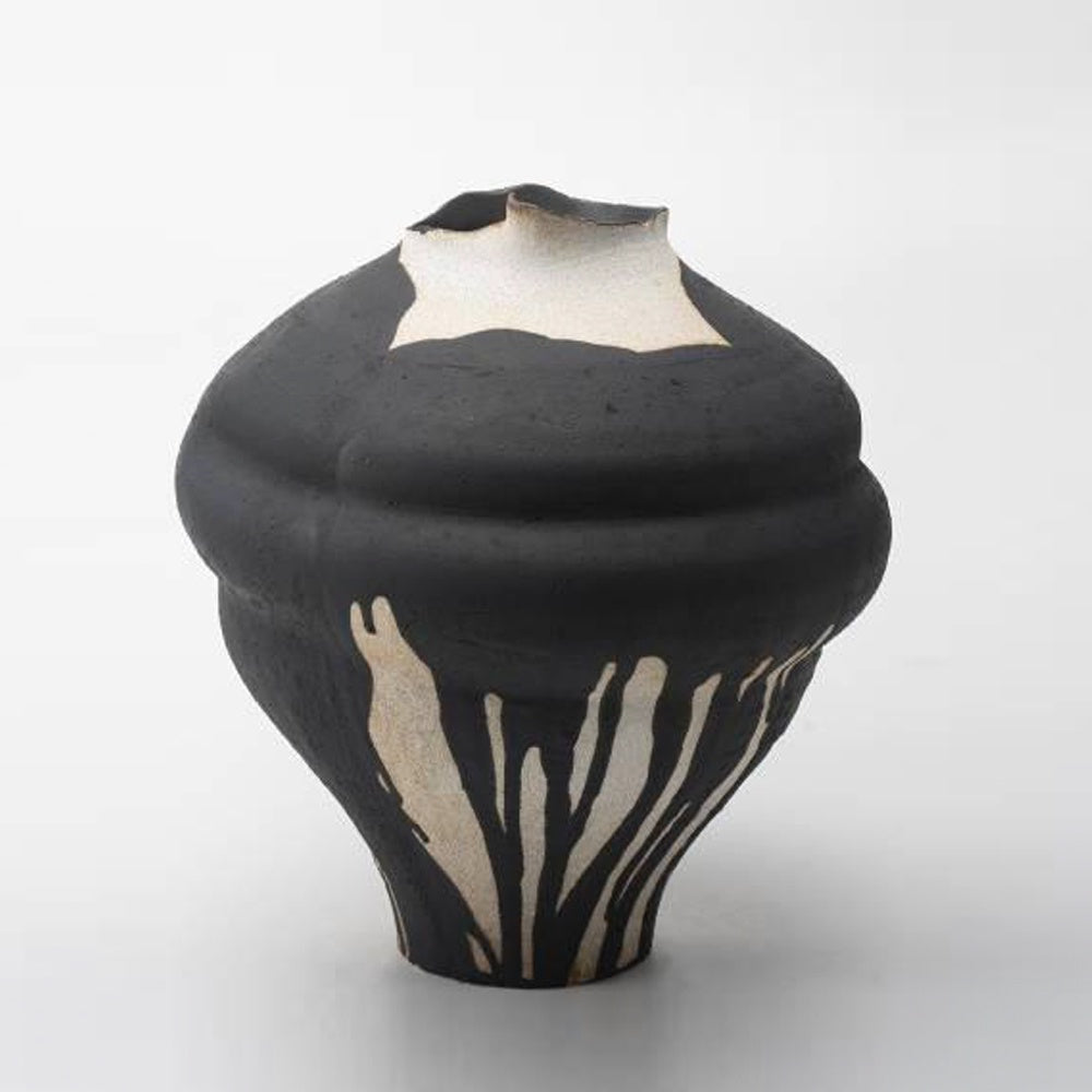 Black & White Ceramic Vase with Drip Detail CZCV-0742