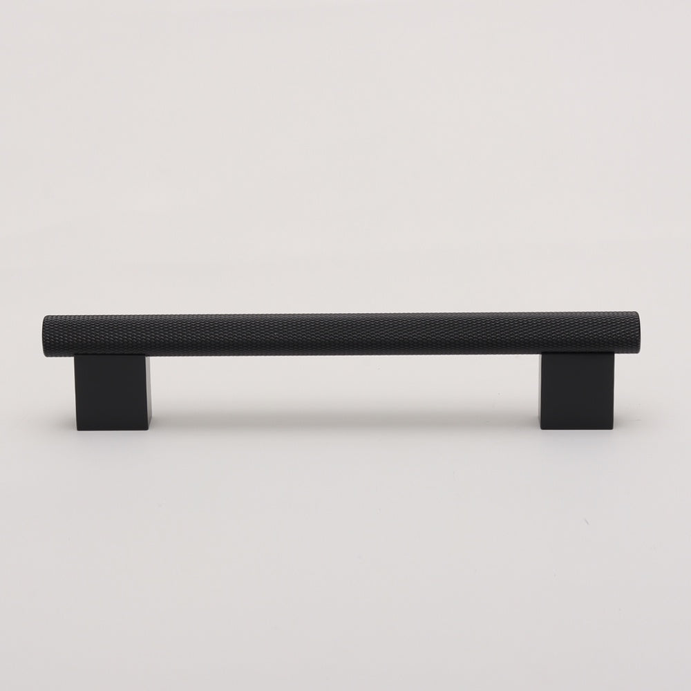 Easton Pull - Black HK0051-BK-128