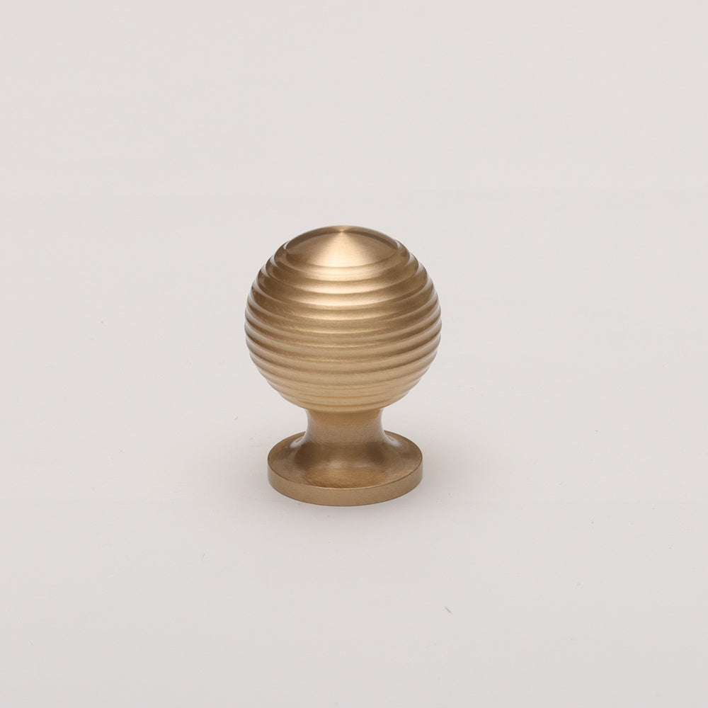 Logan Knob - Brushed Brass HK0400-BB
