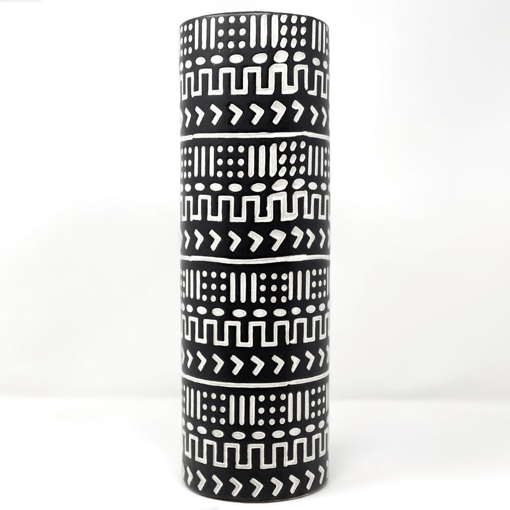 Black and White Ceramic Vase مزهرية