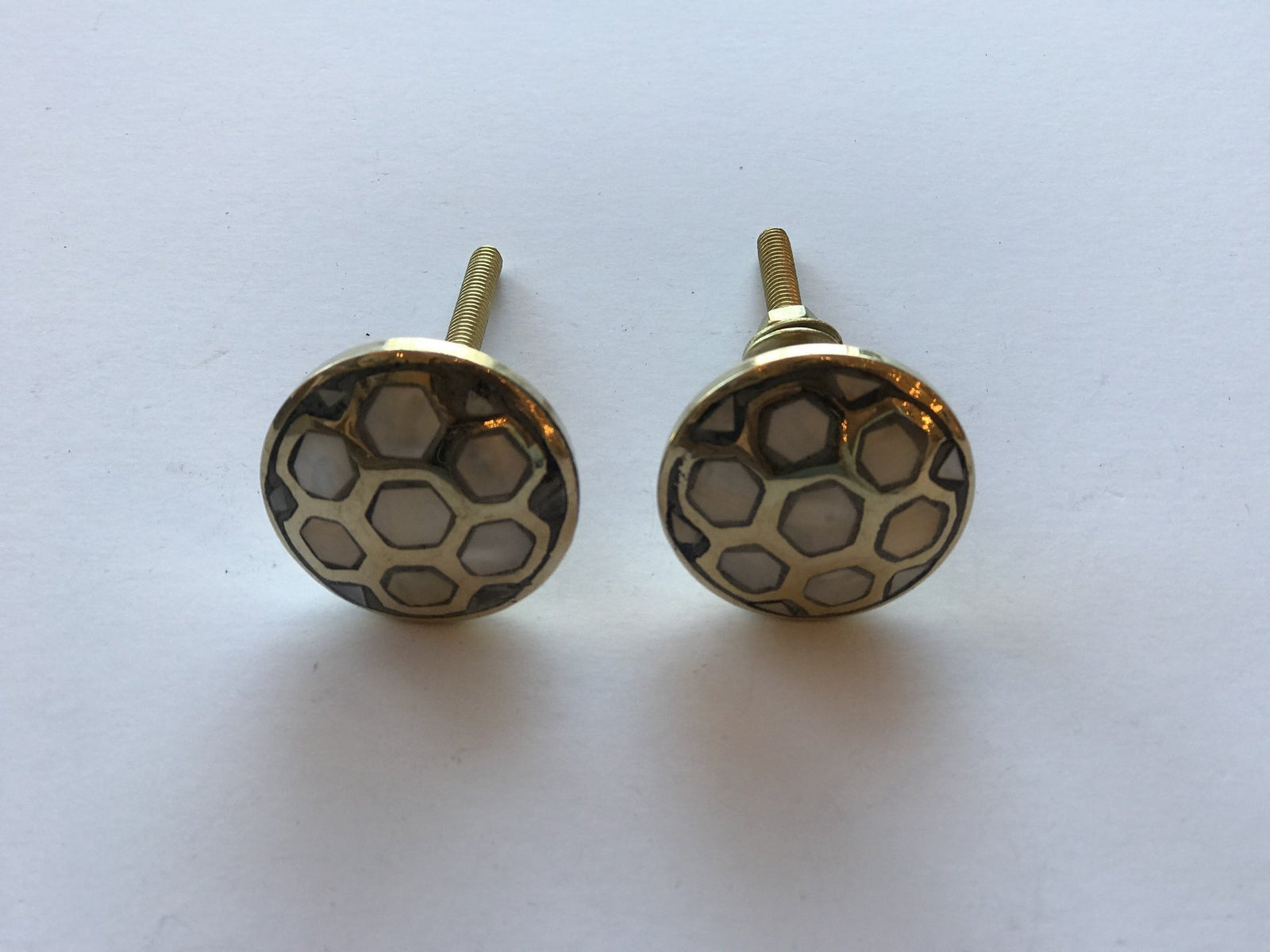 Brass & Mother of Pearl KnobMKN216 مقبض