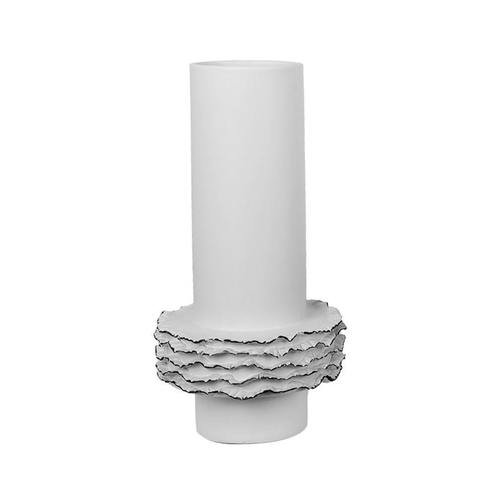 White Ceramic Cylindrical Vase with Black Ruffles HPYG3445W3