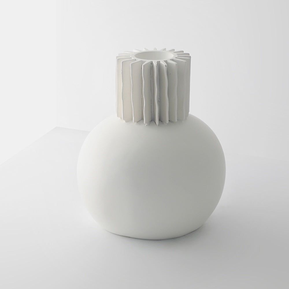 White Ceramic Vase - Medium F0910M