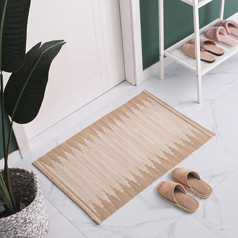 Accent Rug with Geometric PrintDQ001011-B-RG السجاد