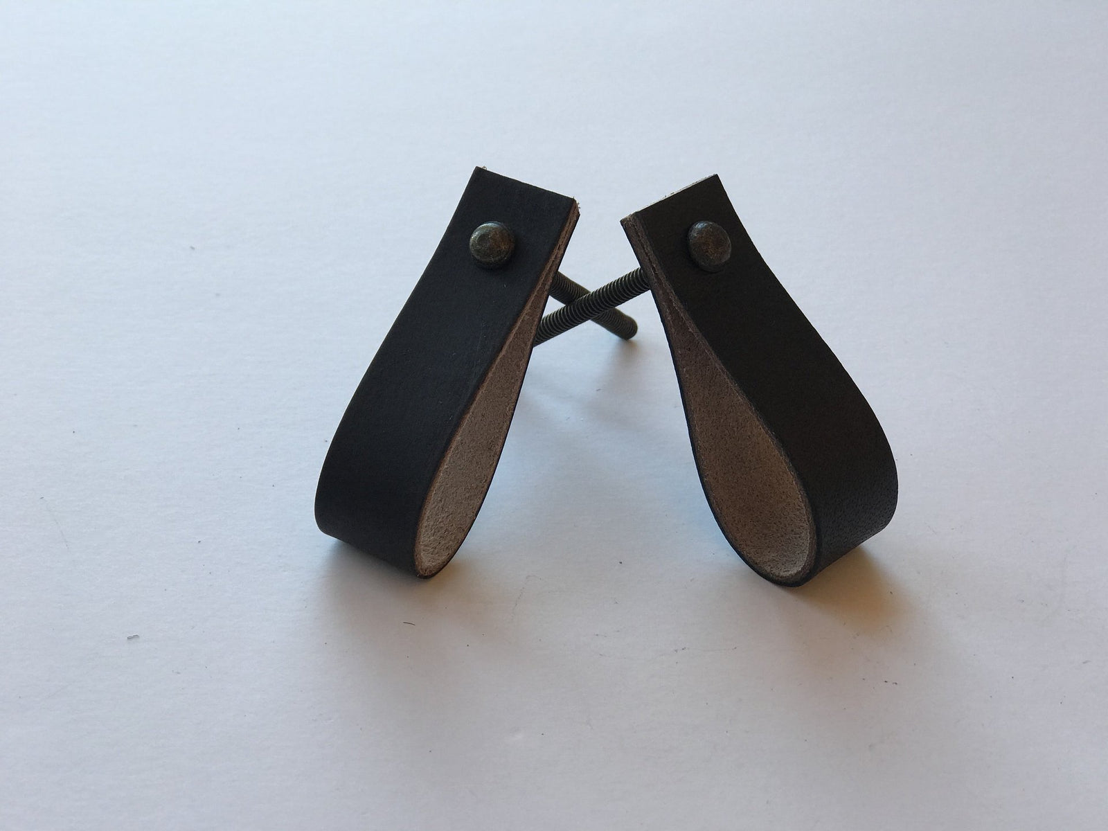 Leather Pull مقبض