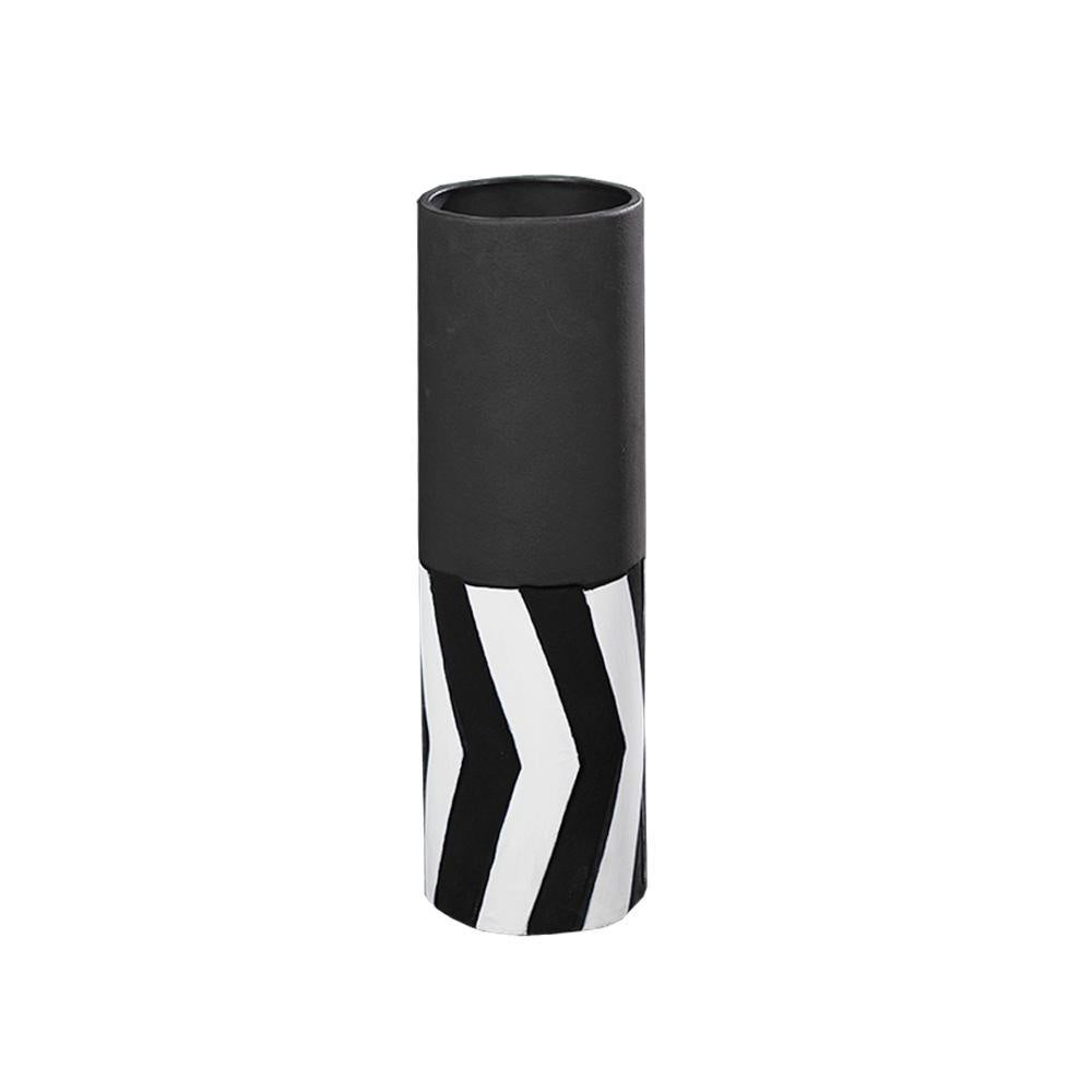 Black & White Patterned Cylindrical Ceramic Vase ML01014632B2