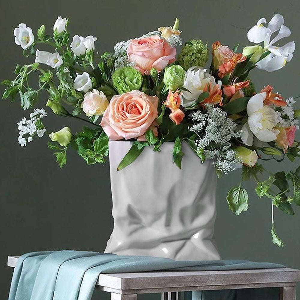 White Scrunched Ceramic Vase - A LT663-A مزهرية
