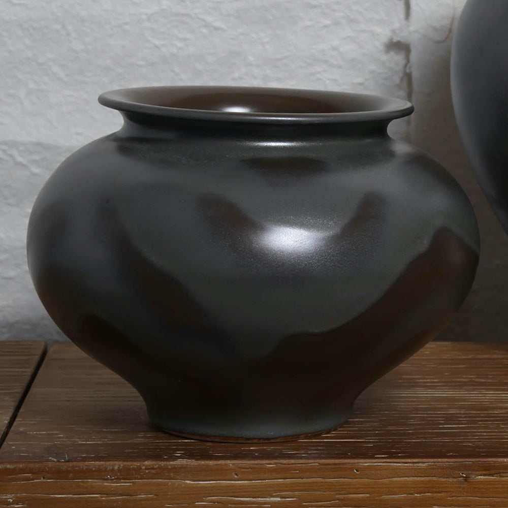 Black Ceramic Vase - Wide 697488