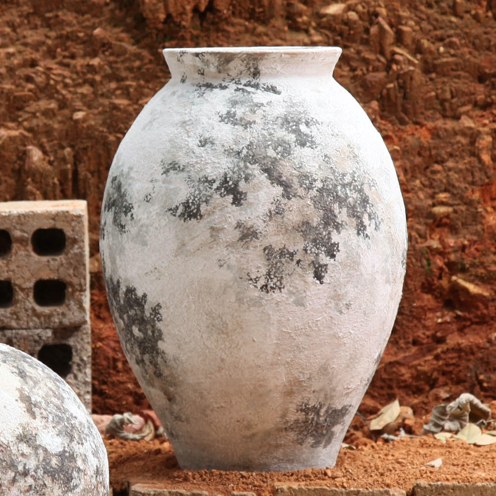 Distressed Ceramic Vase 698305