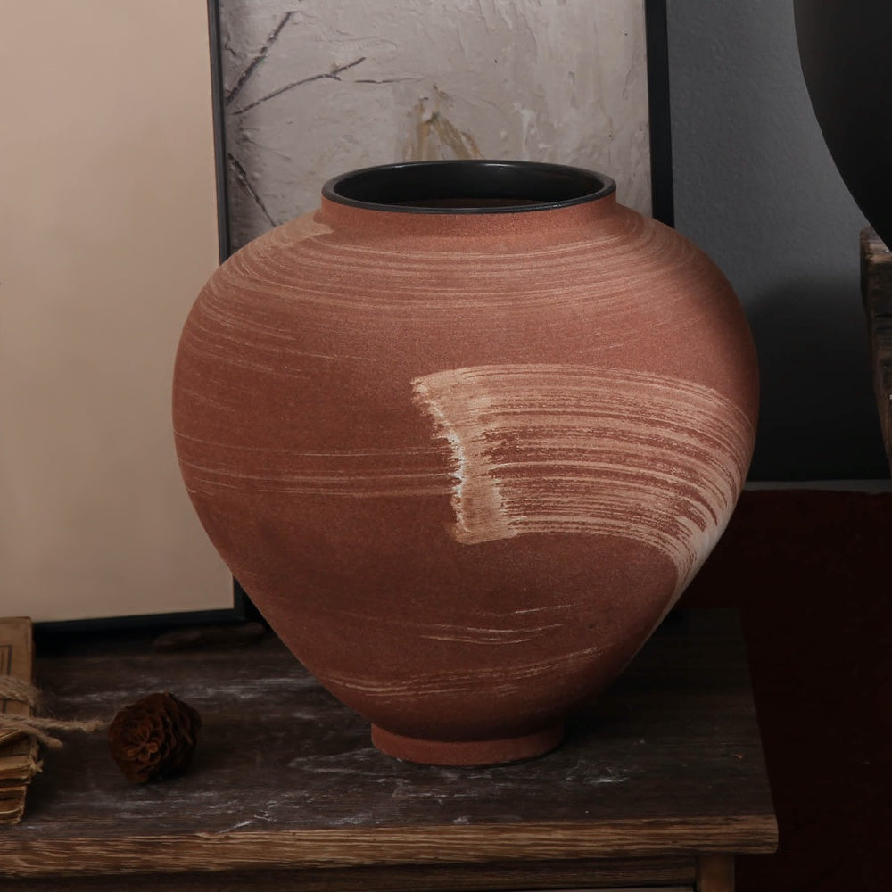 Terracotta Ceramic Vase with Stroke Detail 698642