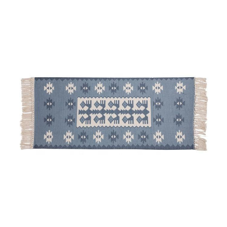 Aztec Printed Runner Rug with Tassels السجاد