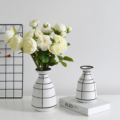 Black & White Ceramic Vase JO-438