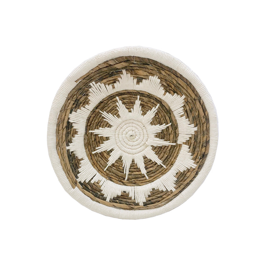 Round Banana Fiber And White Macrame Wall Decoration MRC222