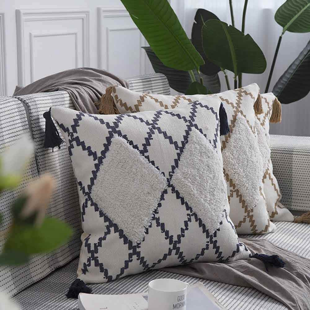 Geometric Tufted Cushion with TasselsBQ000687-G وسادة