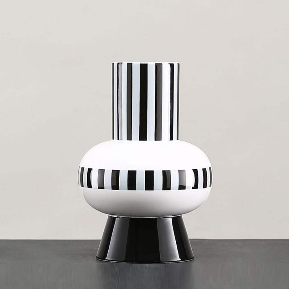 Black & White Ceramic Vase JYK16163