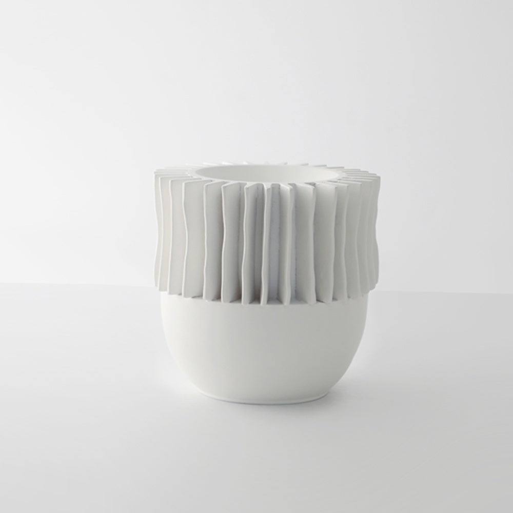 White Ceramic Vase - Small F0910S