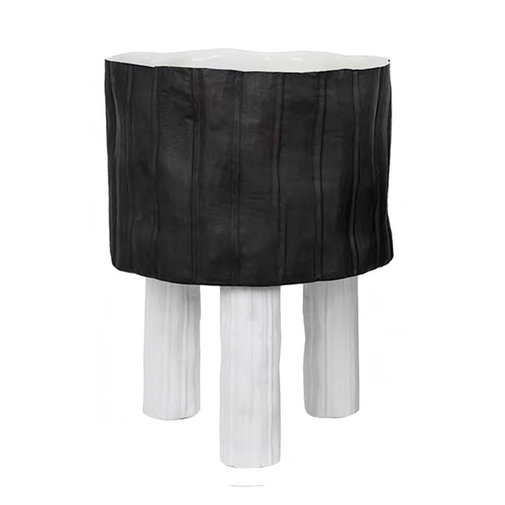 Black Ceramic Creased Planter with Legs - Medium HPYG3409B2